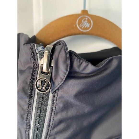 LULULEMON Size 6 Run Get up and glow black striped Jacket - Picture 5 of 10